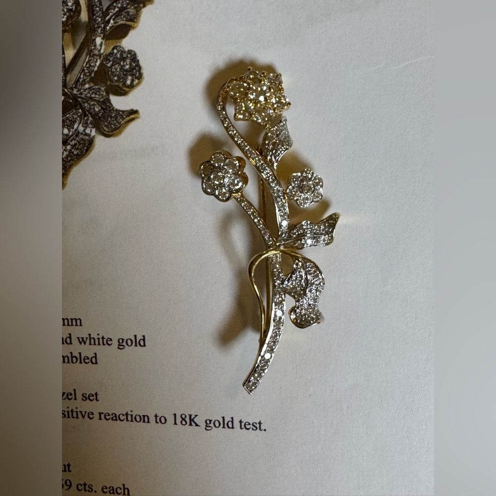 18k real gold and diamonds Elegant Gold and Silver Floral Brooch can be worn as